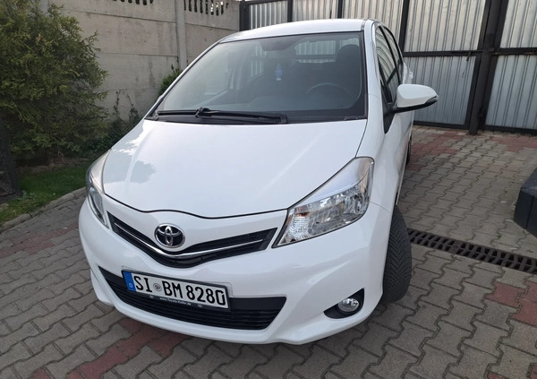 Toyota Yaris cena 25900 przebieg: 152000, rok produkcji 2012 z Świebodzice małe 211